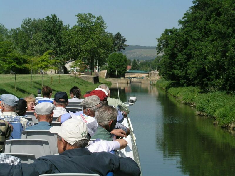 Bateau Ville de Pont-de-Vaux 2 sur le canal de Pont-de-Vaux