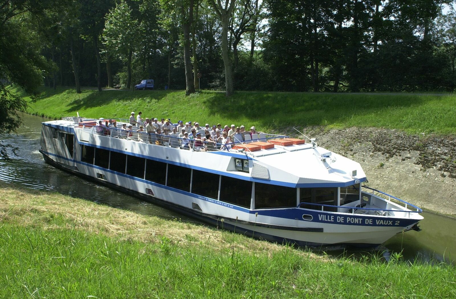 bateau croisiere ville pont de vaux 2