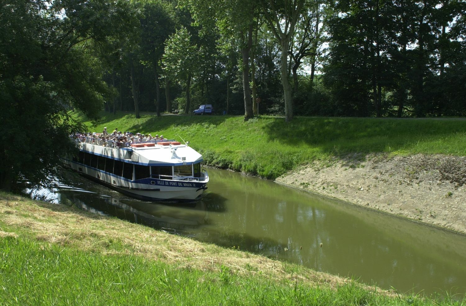 Bateau Ville de Pont-de-Vaux 2 sur le canal de Pont-de-Vaux