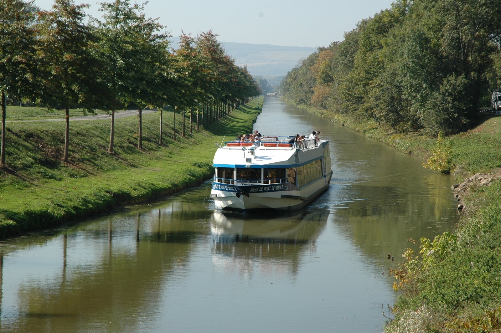 Bateau Ville de Pont-de-Vaux 2 sur le canal de Pont-de-Vaux